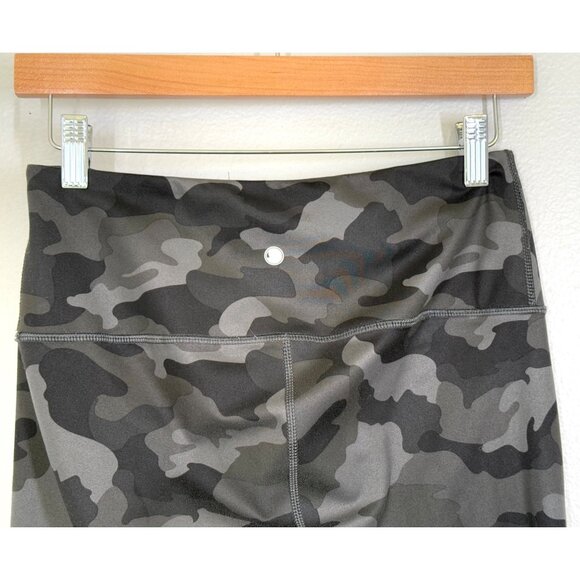 Yogalicious Lux Women's Gray Camouflage Print Leggings M 7/8 ankle Gym Yoga EUC - Picture 7 of 12